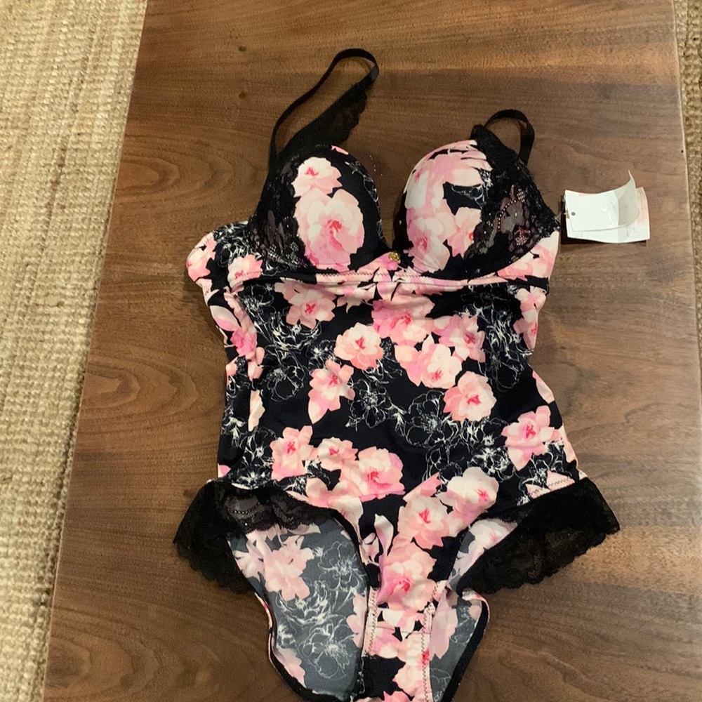 Jessica Simpson lingerie